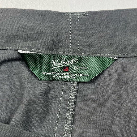 Woolrich Mens Performance Hiking Shorts Sz 40 x 9” Inseam Charcoal Grey Tech B9 - Picture 3 of 10